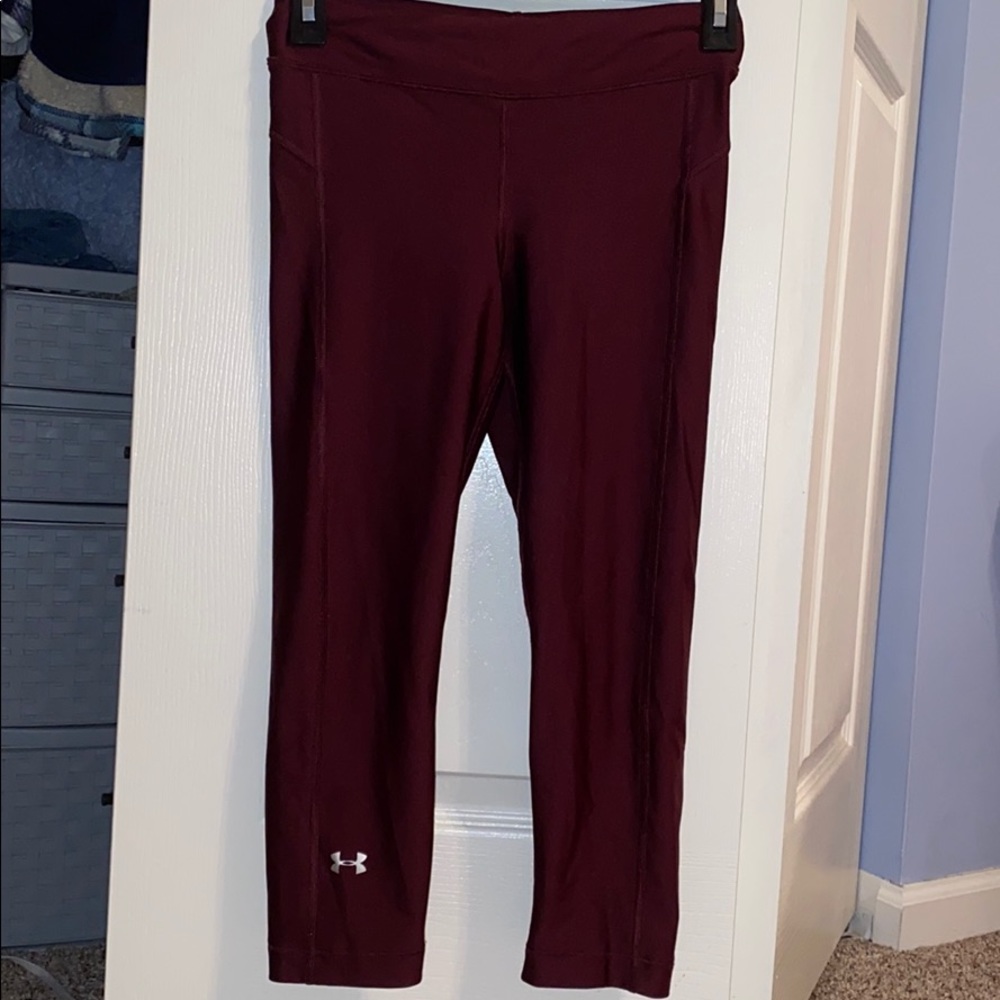 red cropped leggings